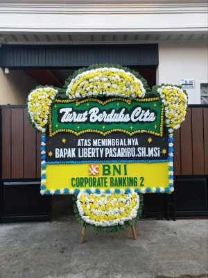 Papan Bunga Duka di Panosogan